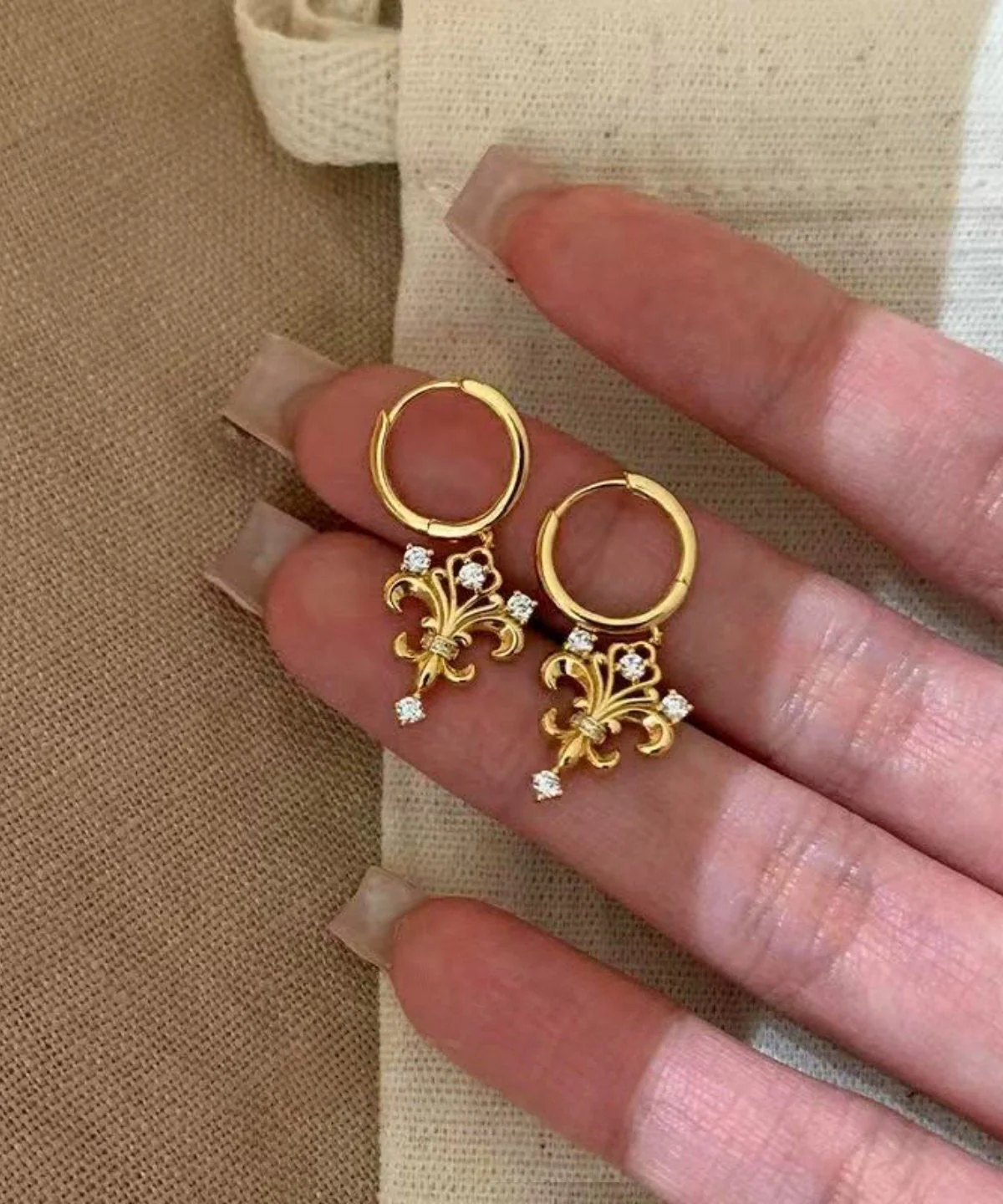 Art Gold Overgild Zircon Iris Hoop Earrings - Image 3