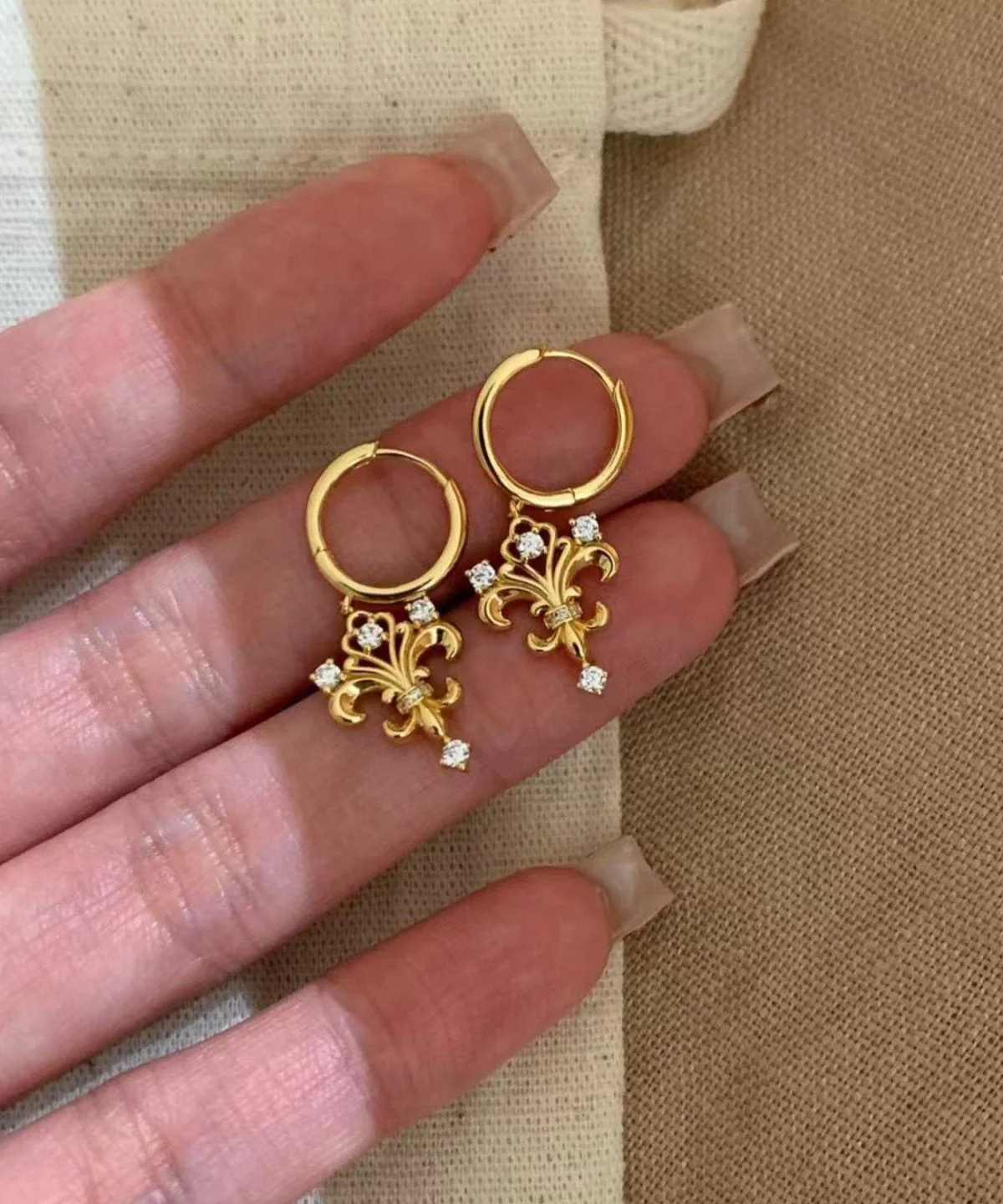 Art Gold Overgild Zircon Iris Hoop Earrings - Image 5