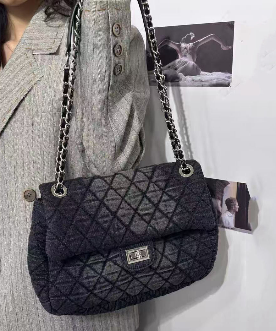 Art Gradient Black Plaid Large Capacity Fine Cotton Filled Flap Bag - Image 5