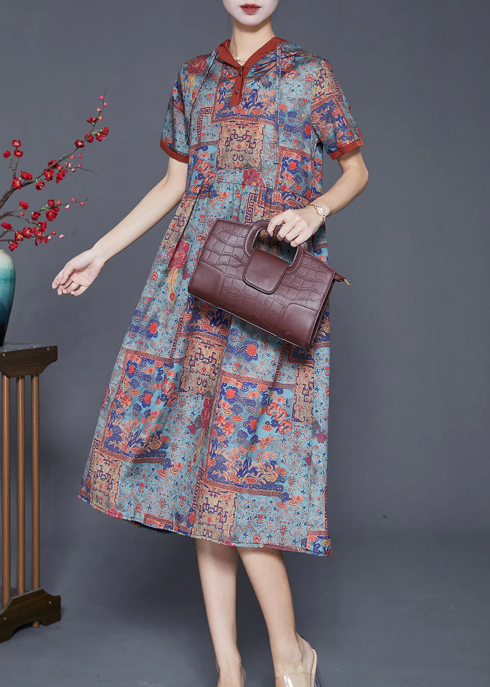 Art Hooded Print Silk Holiday Dress Short Sleeve - Image 2