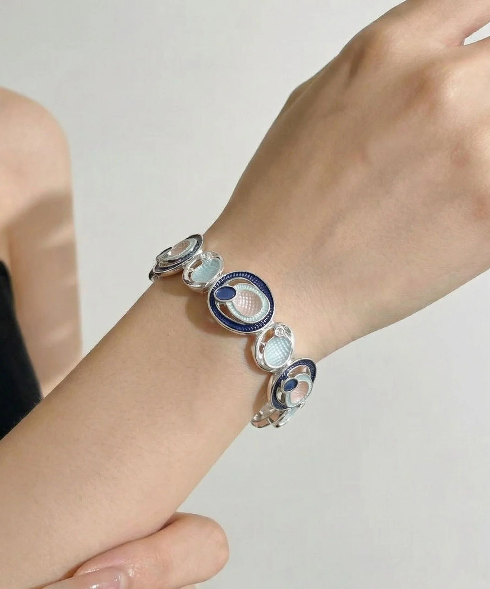 Beach Coffee Alloy Hollow Out Elasticity Bangle - Image 2