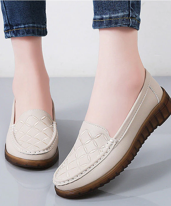 Beautiful Embroidery Flat Feet Shoes Black Cowhide Leather - Image 2