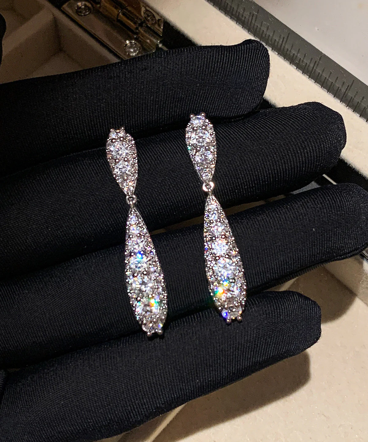 Beautiful High Quality Sparkling Zircon Drop Earrings