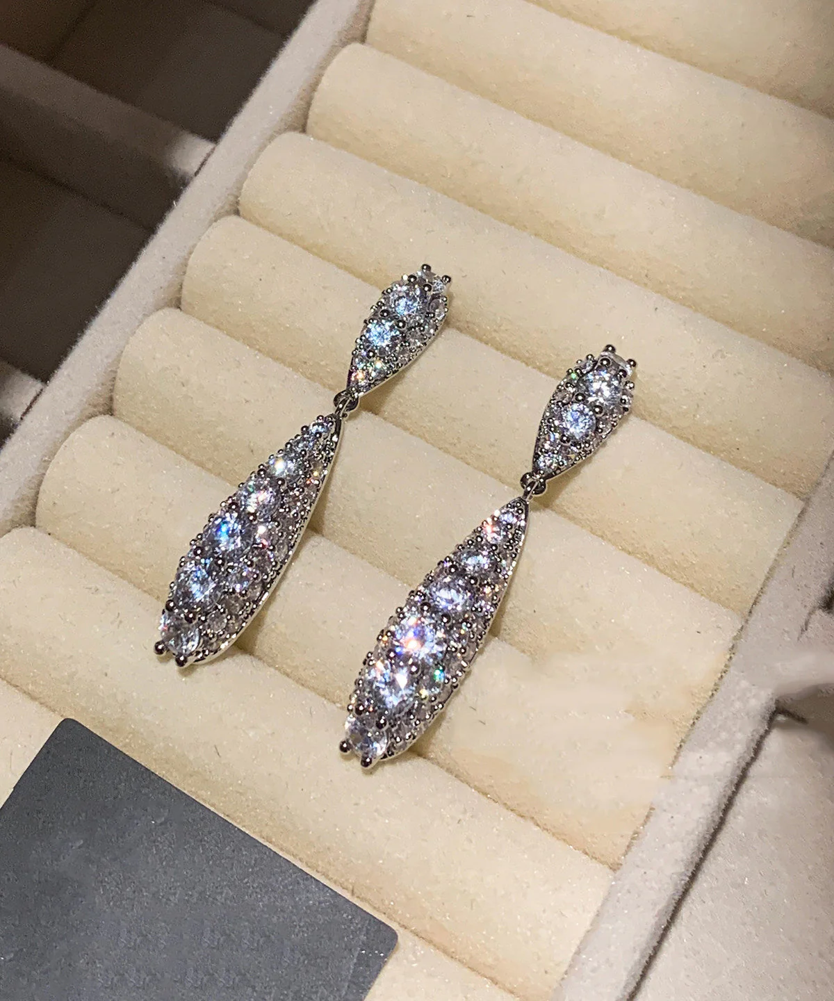 Beautiful High Quality Sparkling Zircon Drop Earrings - Image 3