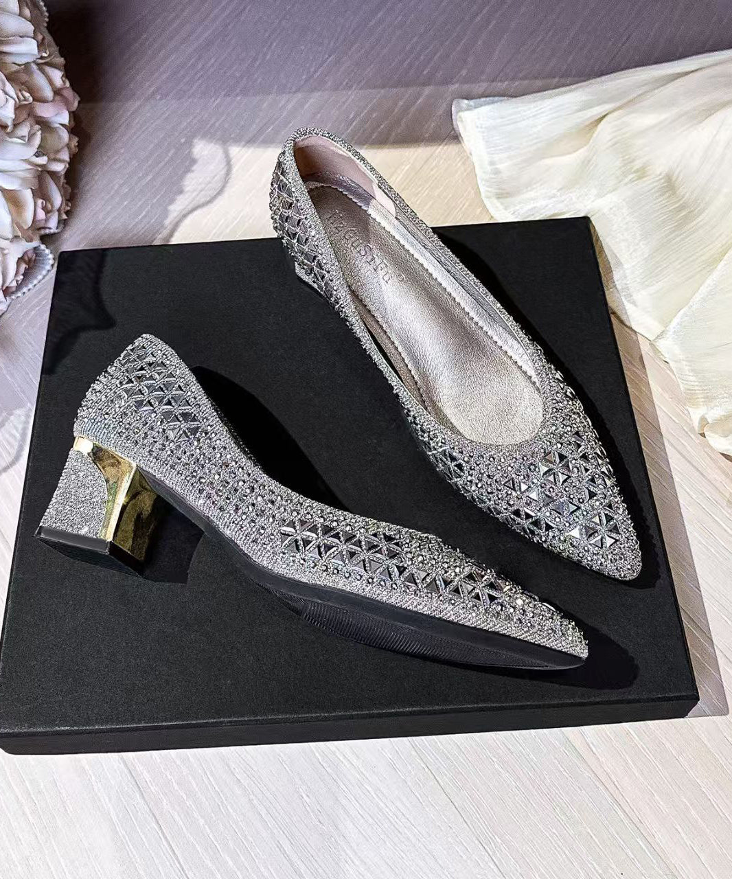 Beautiful Hollow Out Chunky High Heels Silvery Faux Leather - Image 4
