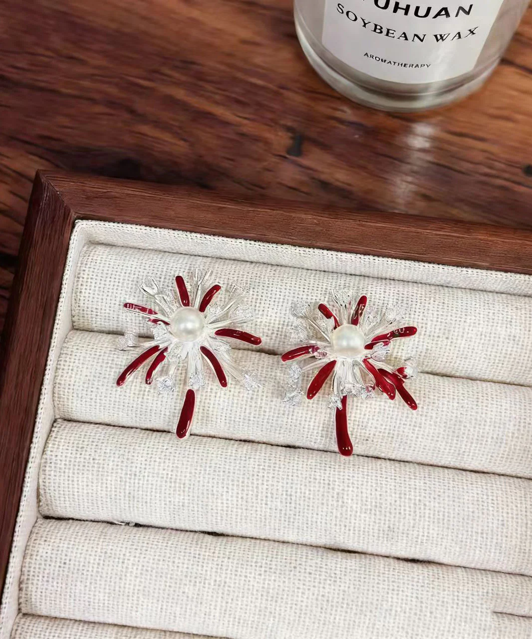 Beautiful Red Fireworks Shape Metal Stud Earrings - Image 2