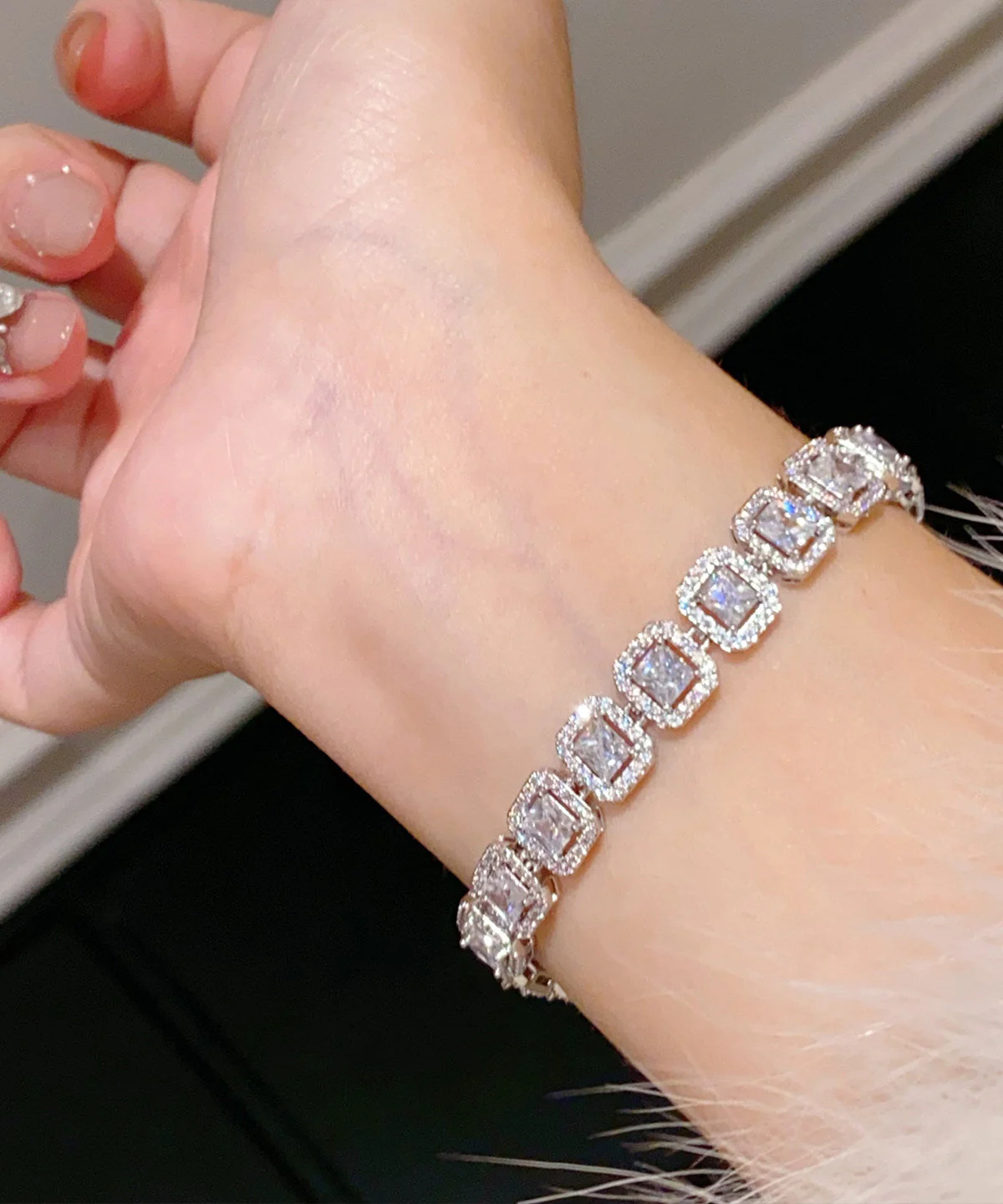 Beautiful Silvery Square Zircon Chain Bracelet - Image 3