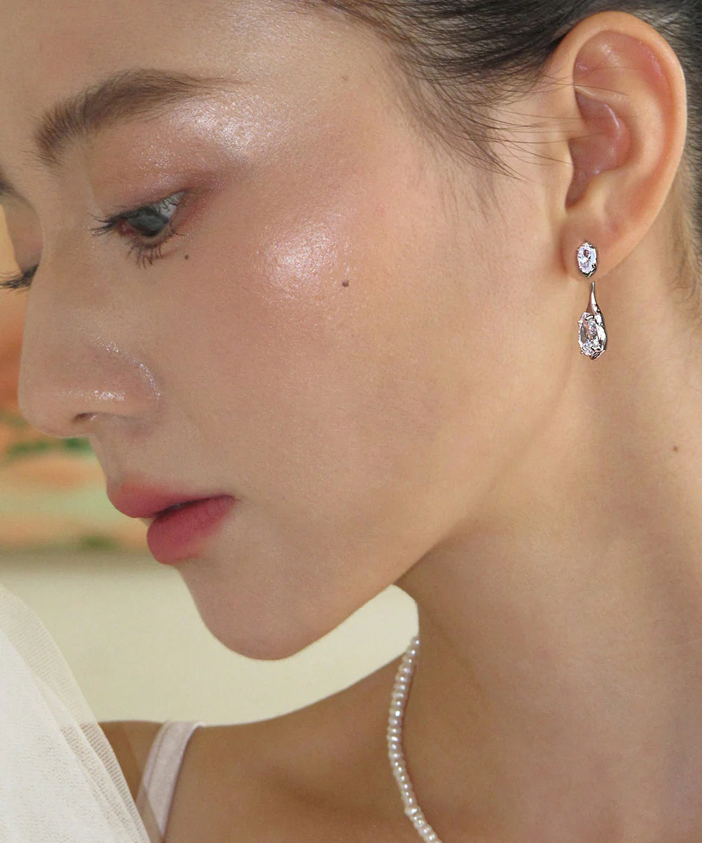Beautiful Silvery Teardrop Shape Sparkling Zircon Drop Earrings - Image 4