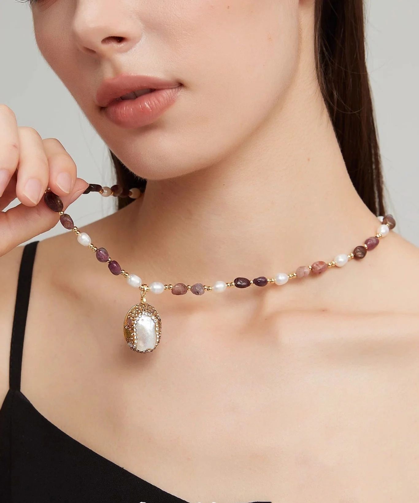 Boutique Baroque Pearl With Fine Pendant Gratuated Bead Necklace - Image 2