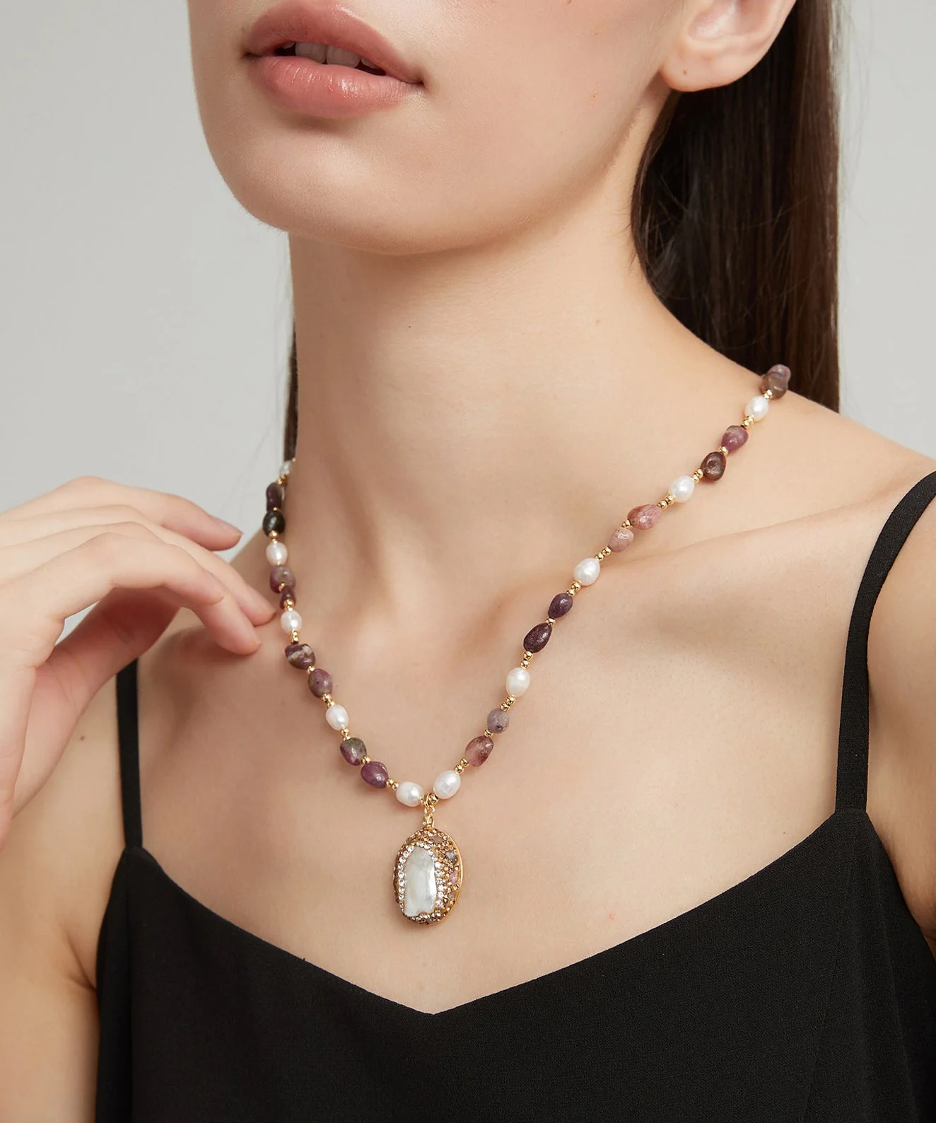 Boutique Baroque Pearl With Fine Pendant Gratuated Bead Necklace - Image 3