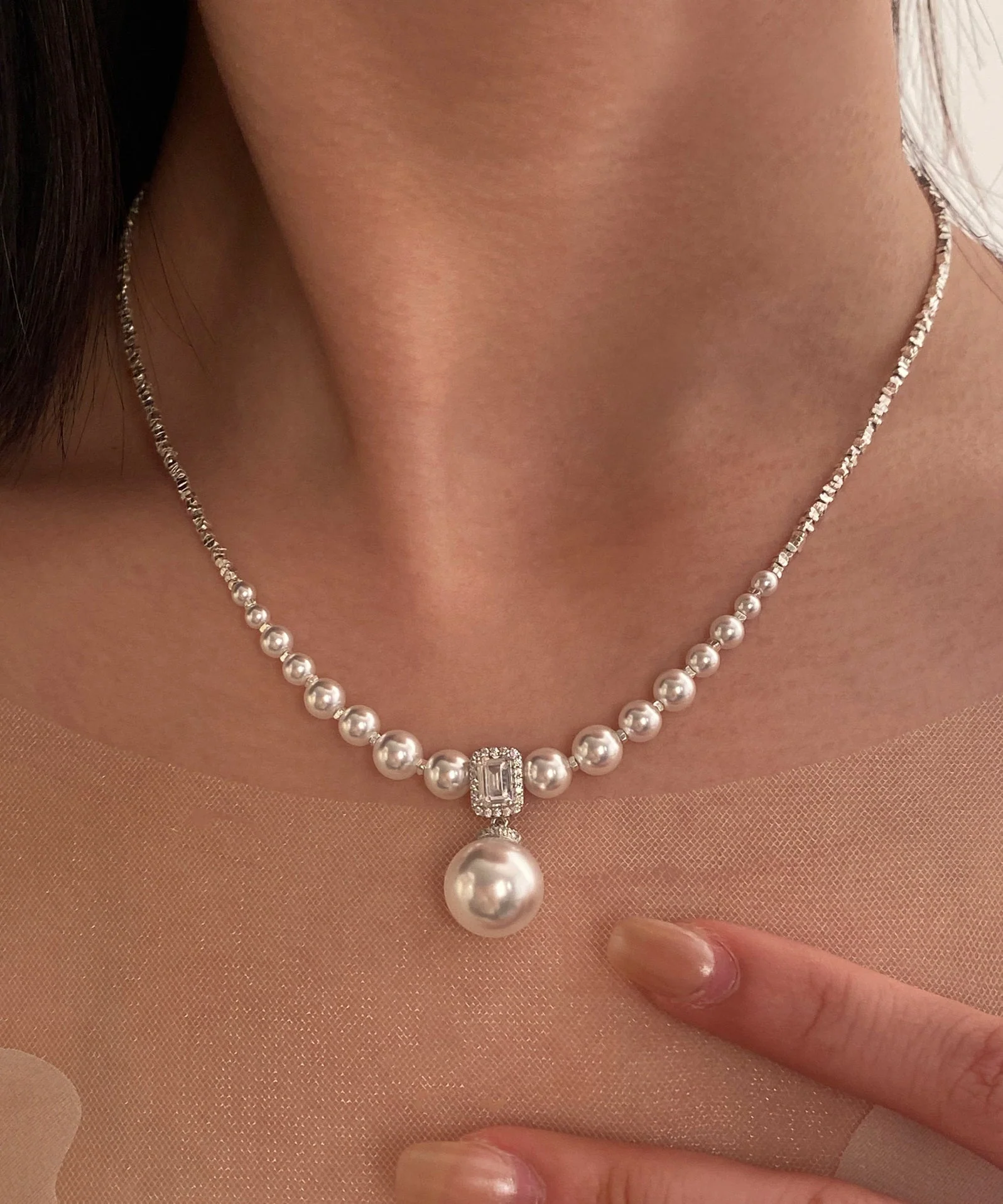 Boutique Gradient Size Beaded String Zircon Small Square Silver Choker - Image 2