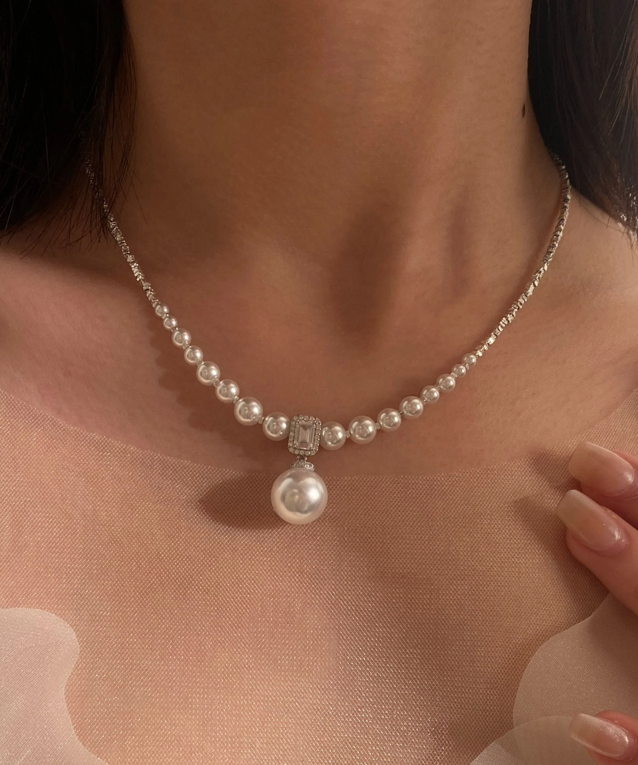 Boutique Gradient Size Beaded String Zircon Small Square Silver Choker - Image 3