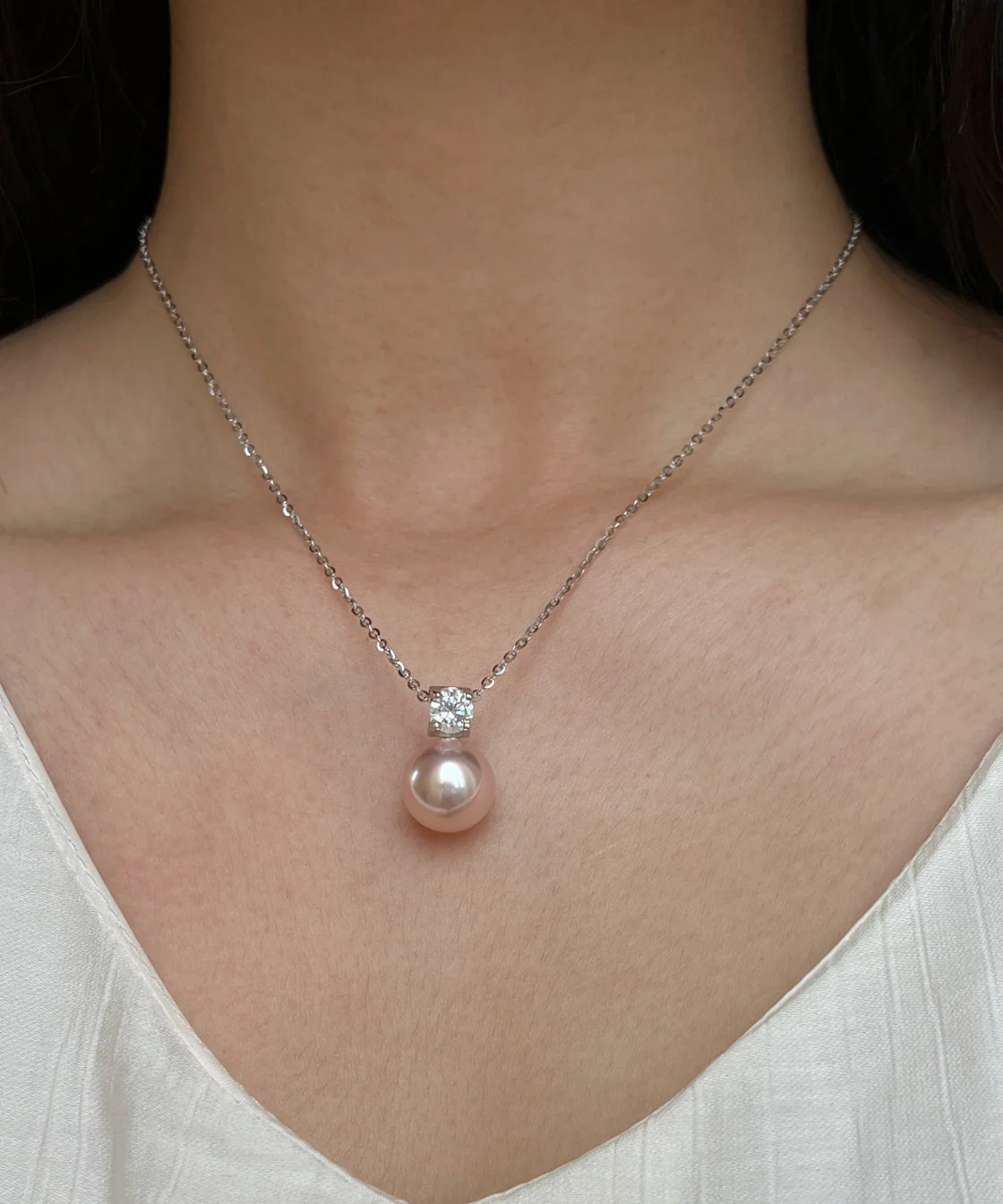 Boutique White Pearl Pendant Silver Necklace - Image 3