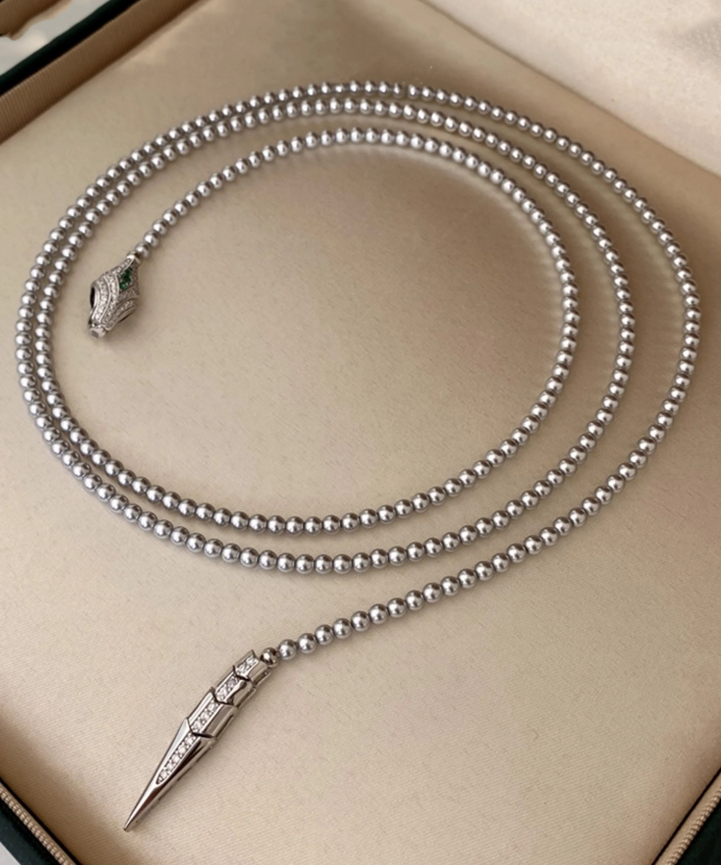 Boutique White Pearl Spirit Snake Zircon Sweater Chain Alloy Necklace - Image 2