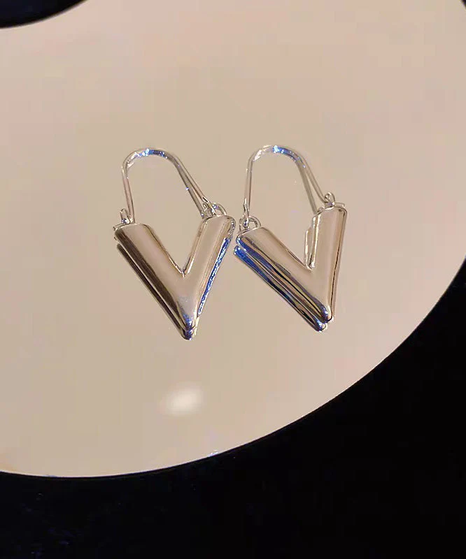 Brief Gold Metal Alloy V-Shaped Hoop Earrings - Image 4