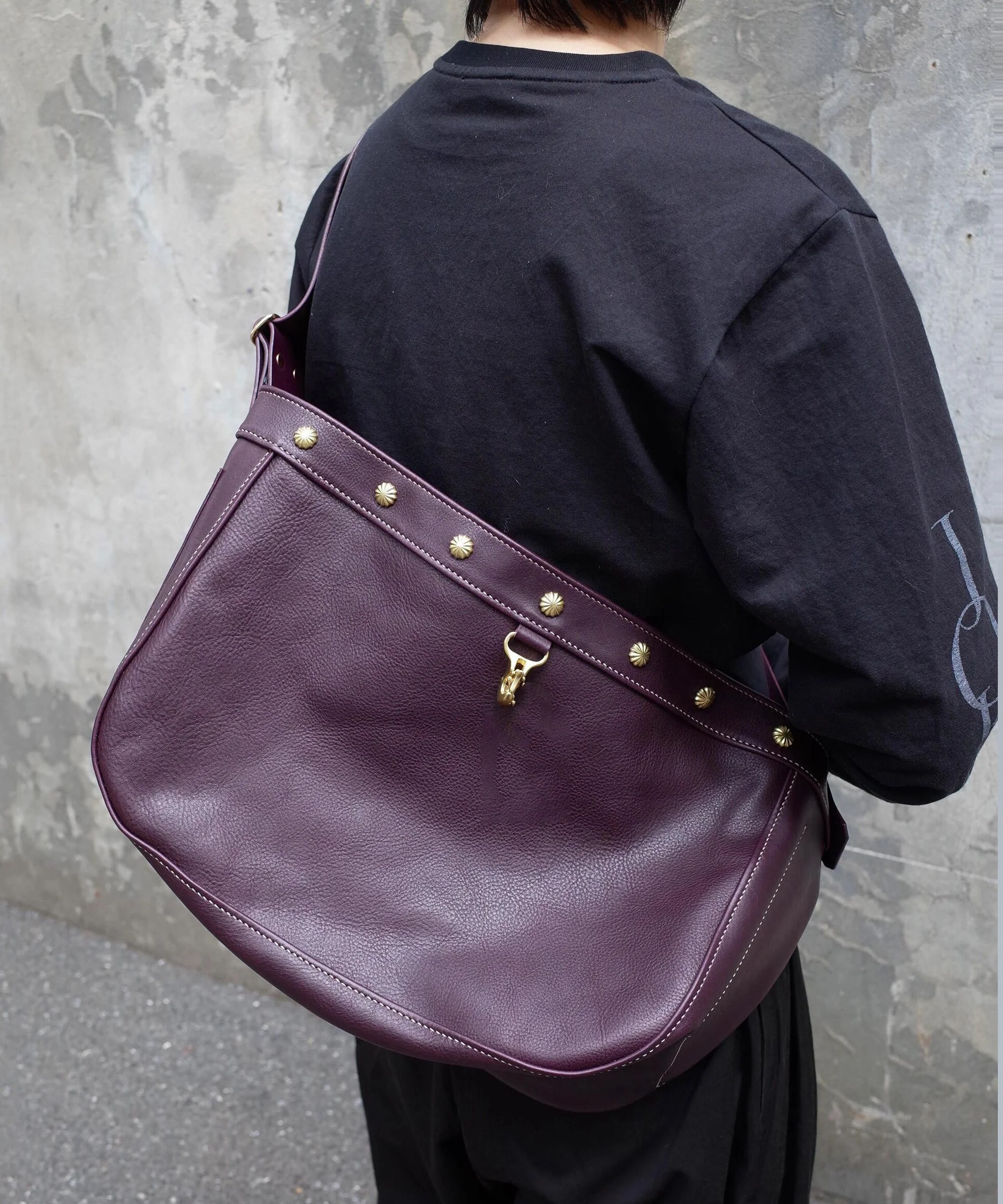 Casual Dull Purple Rivet Large Capacity Faux Leather Messenger Bag - Image 2