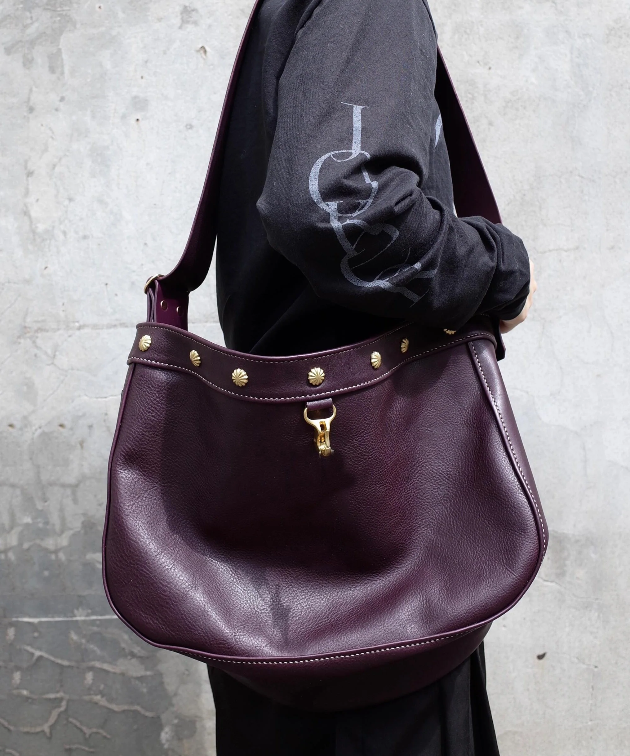 Casual Dull Purple Rivet Large Capacity Faux Leather Messenger Bag - Image 3