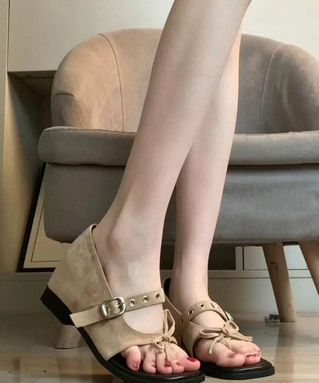 Chic Buckle Strap Splicing Wedge Sandals Khaki Suede Peep Toe