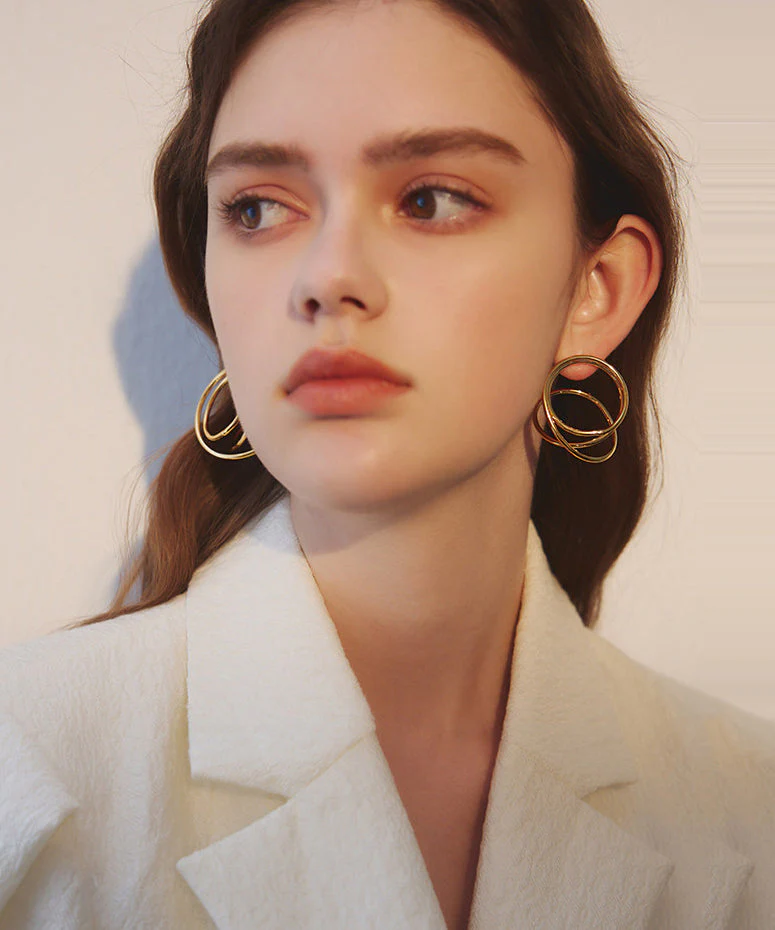 Chic Golden Rotundity Asymmetrical Design Metal Stud Earrings - Image 4