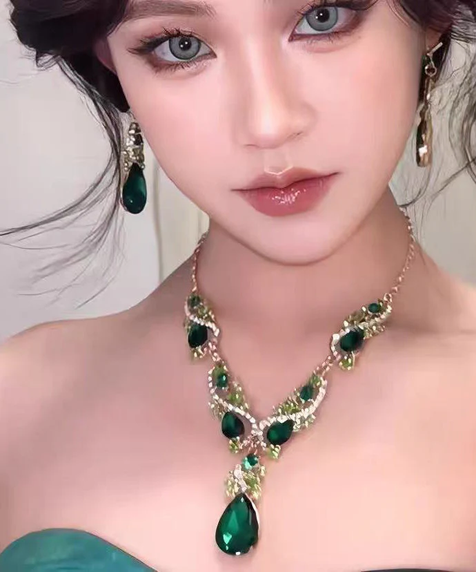 Chic Green Copper Alloy Zircon Crystal Water Droplet Pendant Necklace And Drop Earrings Two-Piece Set - Image 5