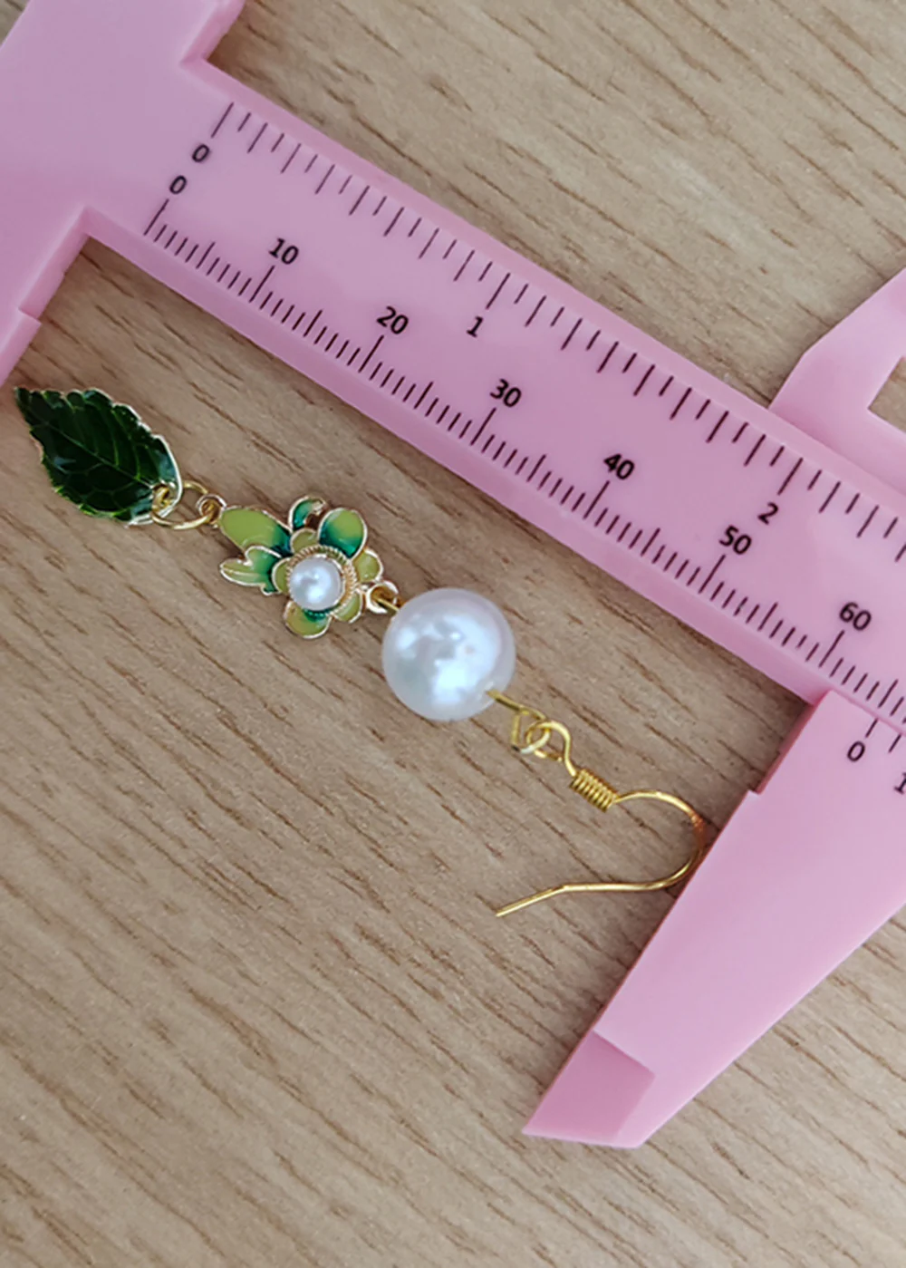 Chic Green Leaf Metal Fine Pearl Drop Earrings - Image 5
