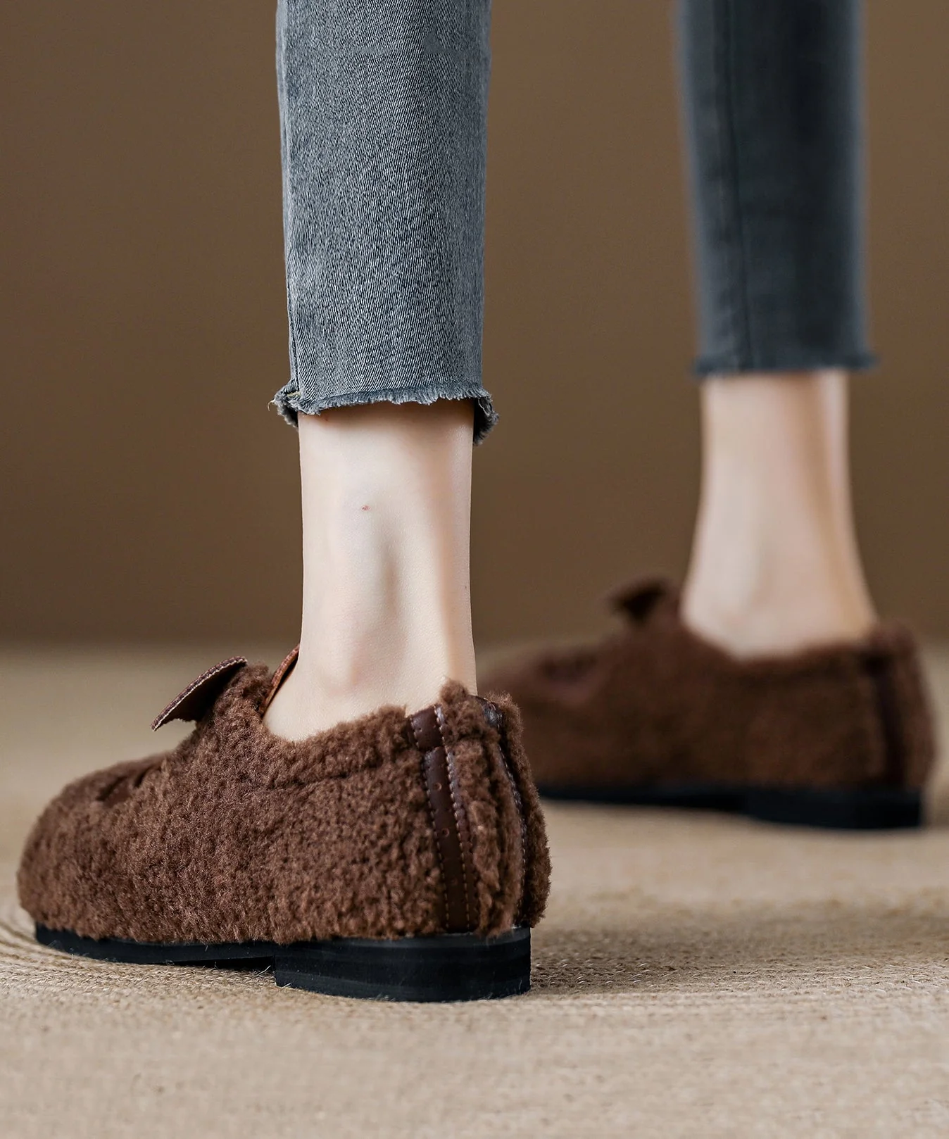 Chic Lace Up Splicing Flat Feet Shoes Beige Fuzzy Fur - Image 2