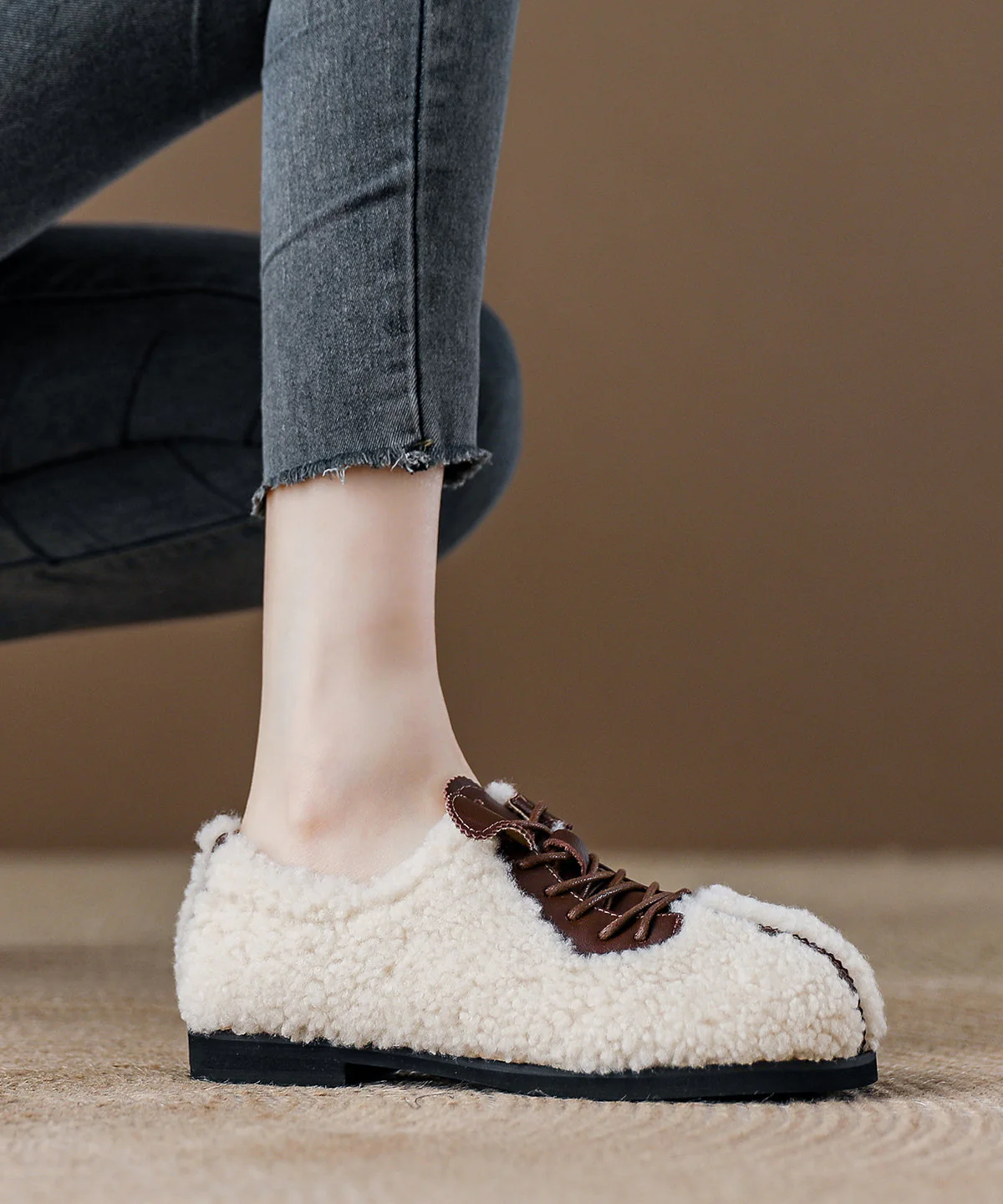 Chic Lace Up Splicing Flat Feet Shoes Beige Fuzzy Fur - Image 3