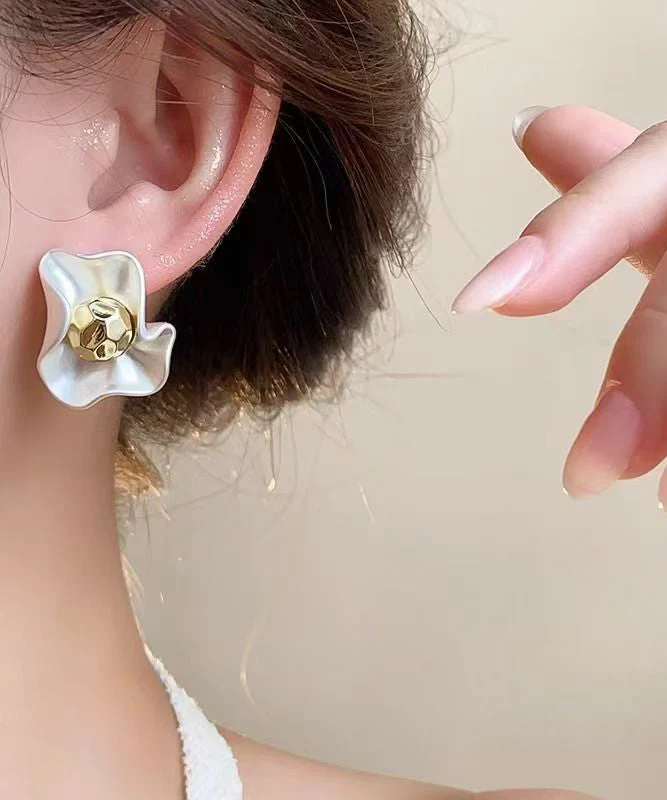 Chic White Copper Alloy Floral Stud Earrings - Image 3