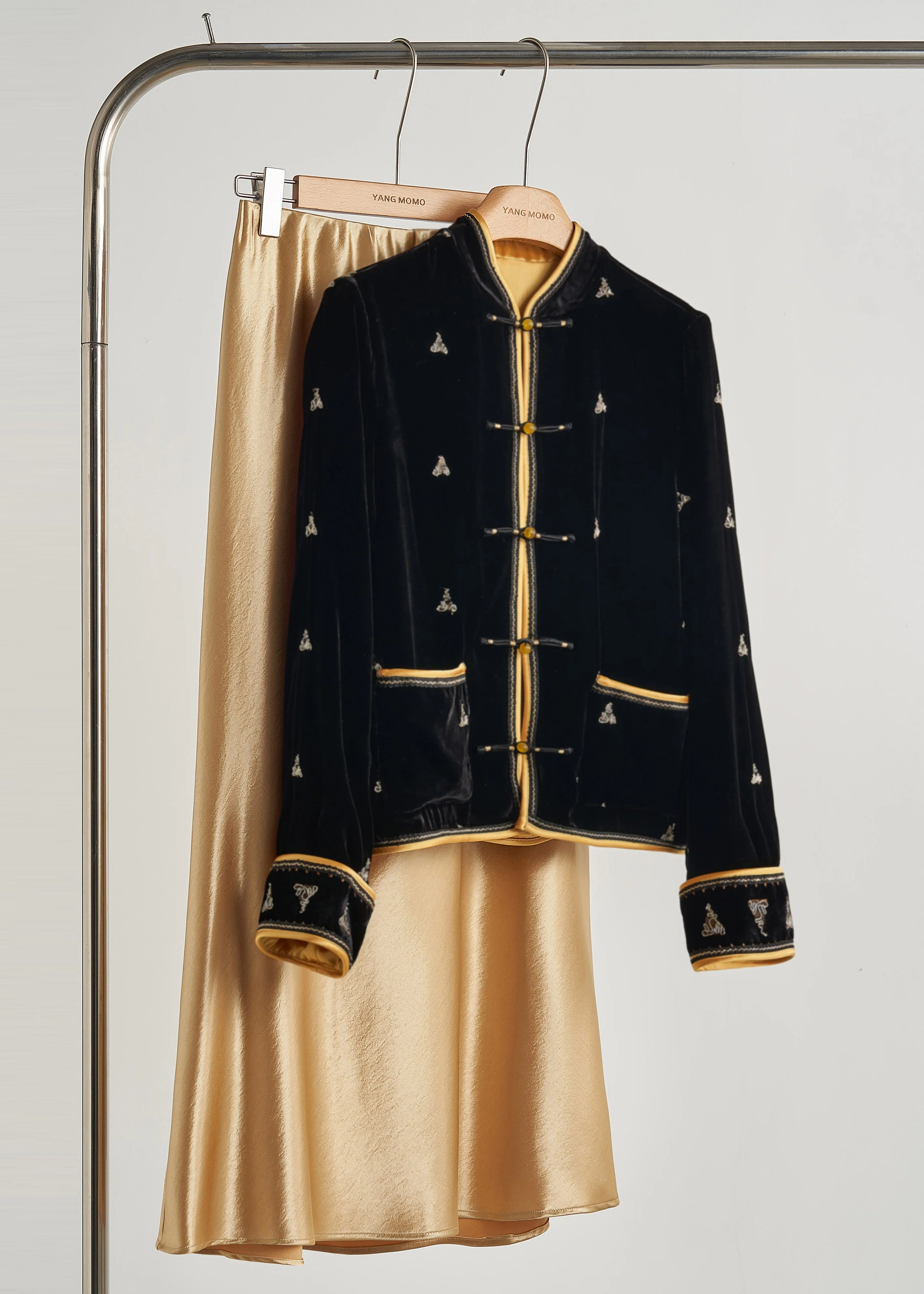 Chinese Style Black Embroidered Chinese Button Silk Velvet Coats Fall