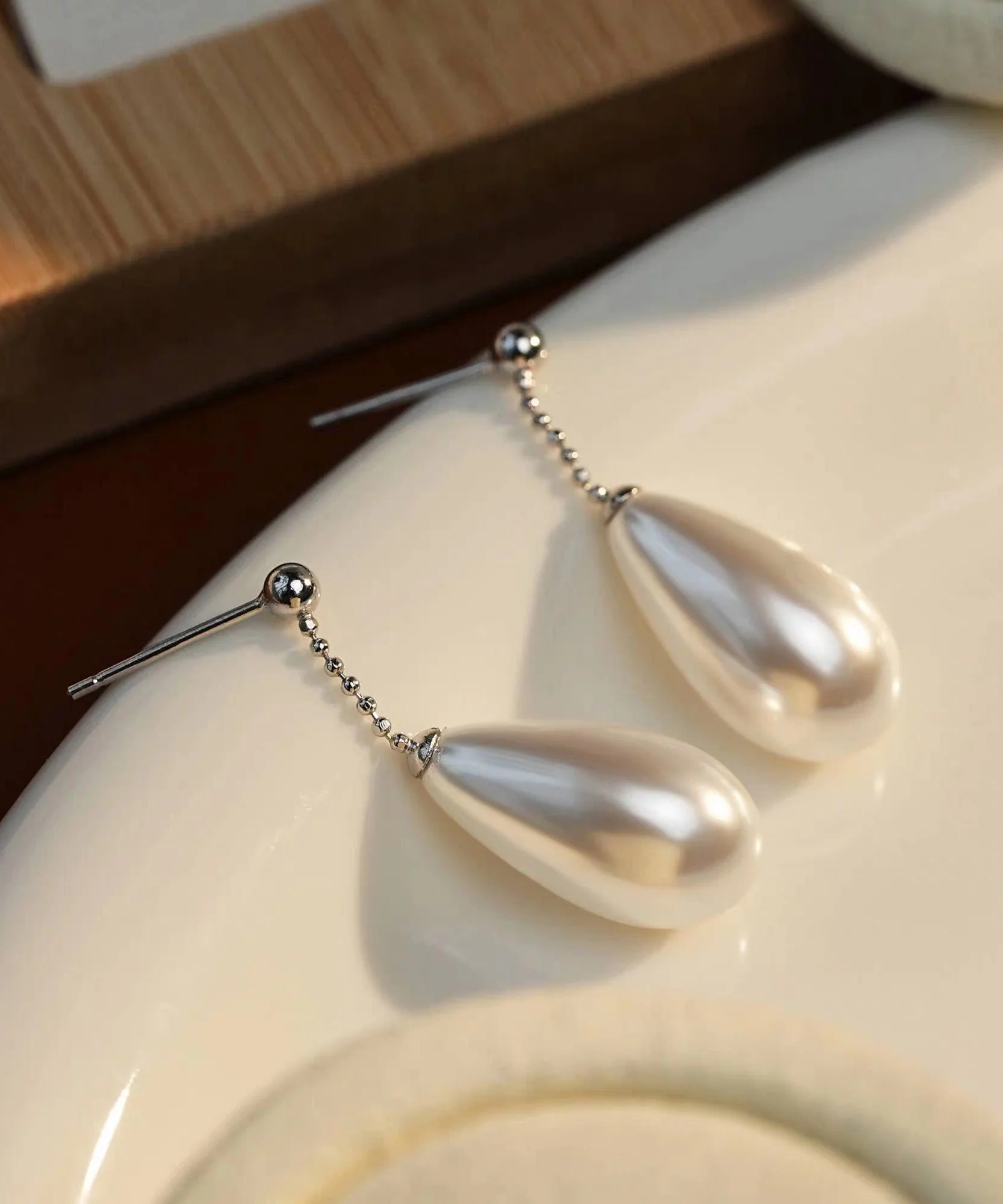 Classy Gold Copper Overgild Pearl Drop Earrings - Image 4