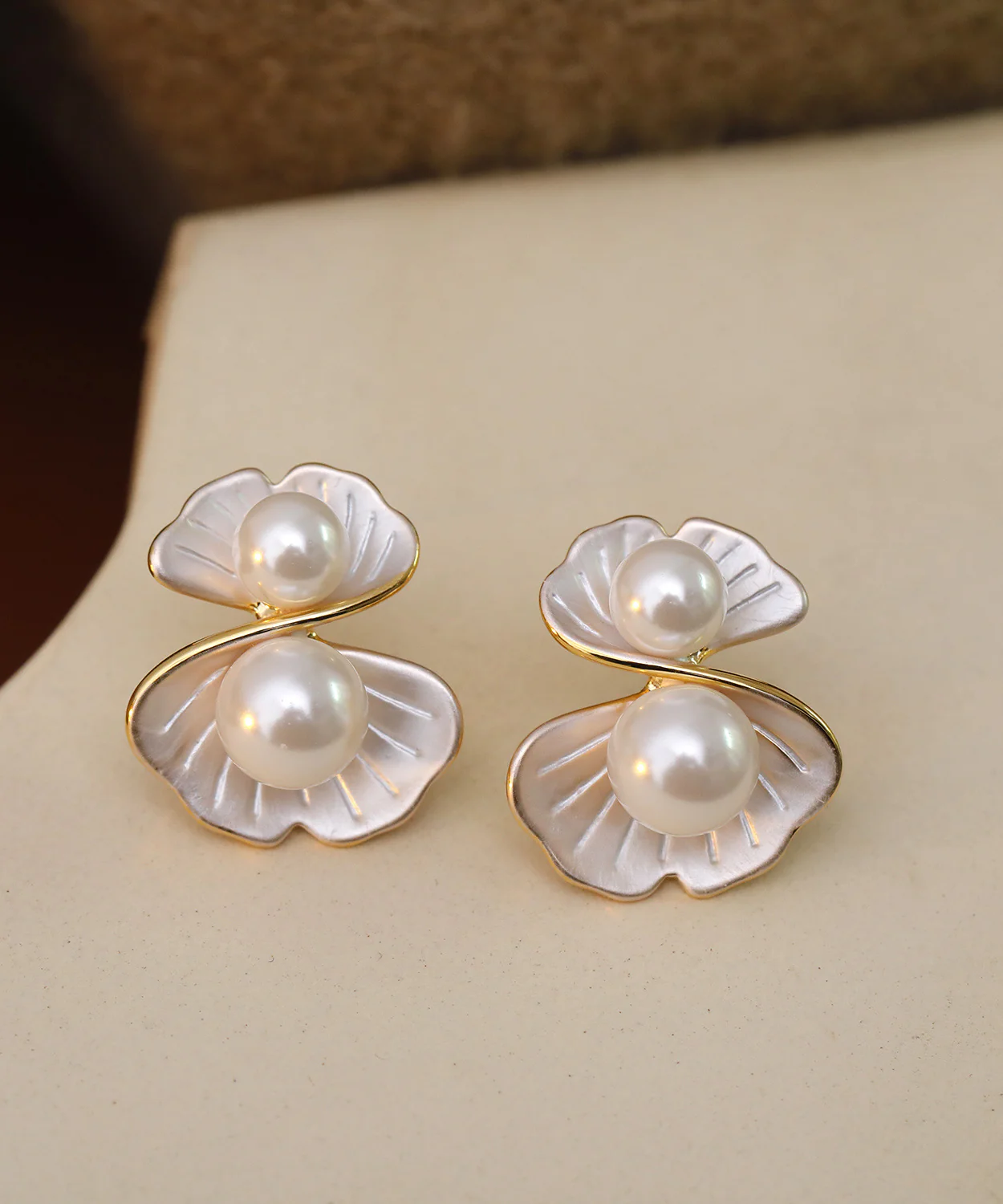 Classy White Alloy Drip Glaze Pearl Stud Earrings - Image 2