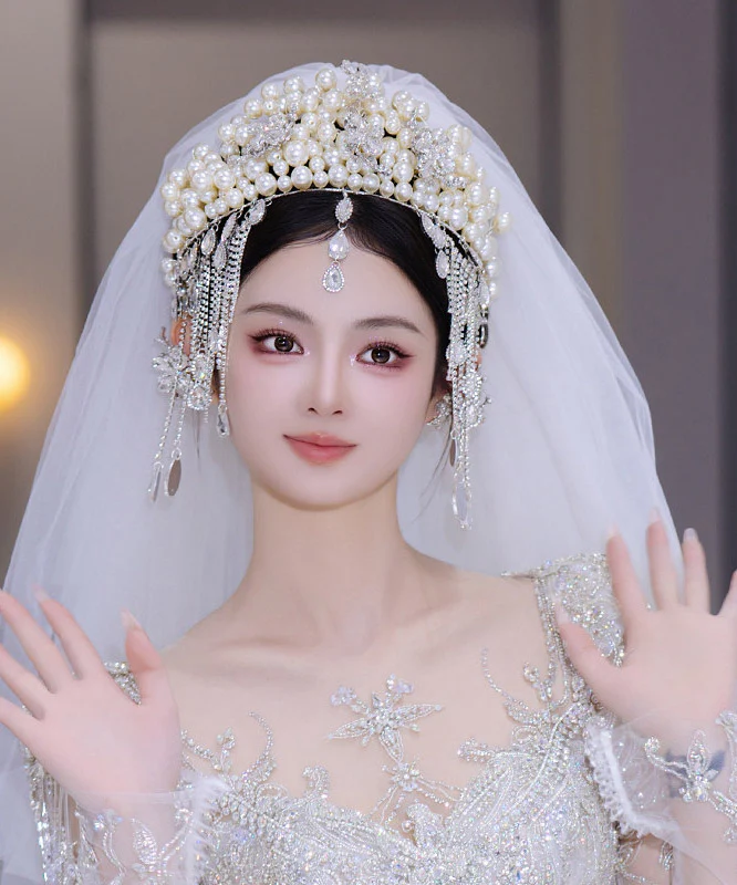 Classy White Alloy Zircon Pearl Tassel HairPiece - Image 3