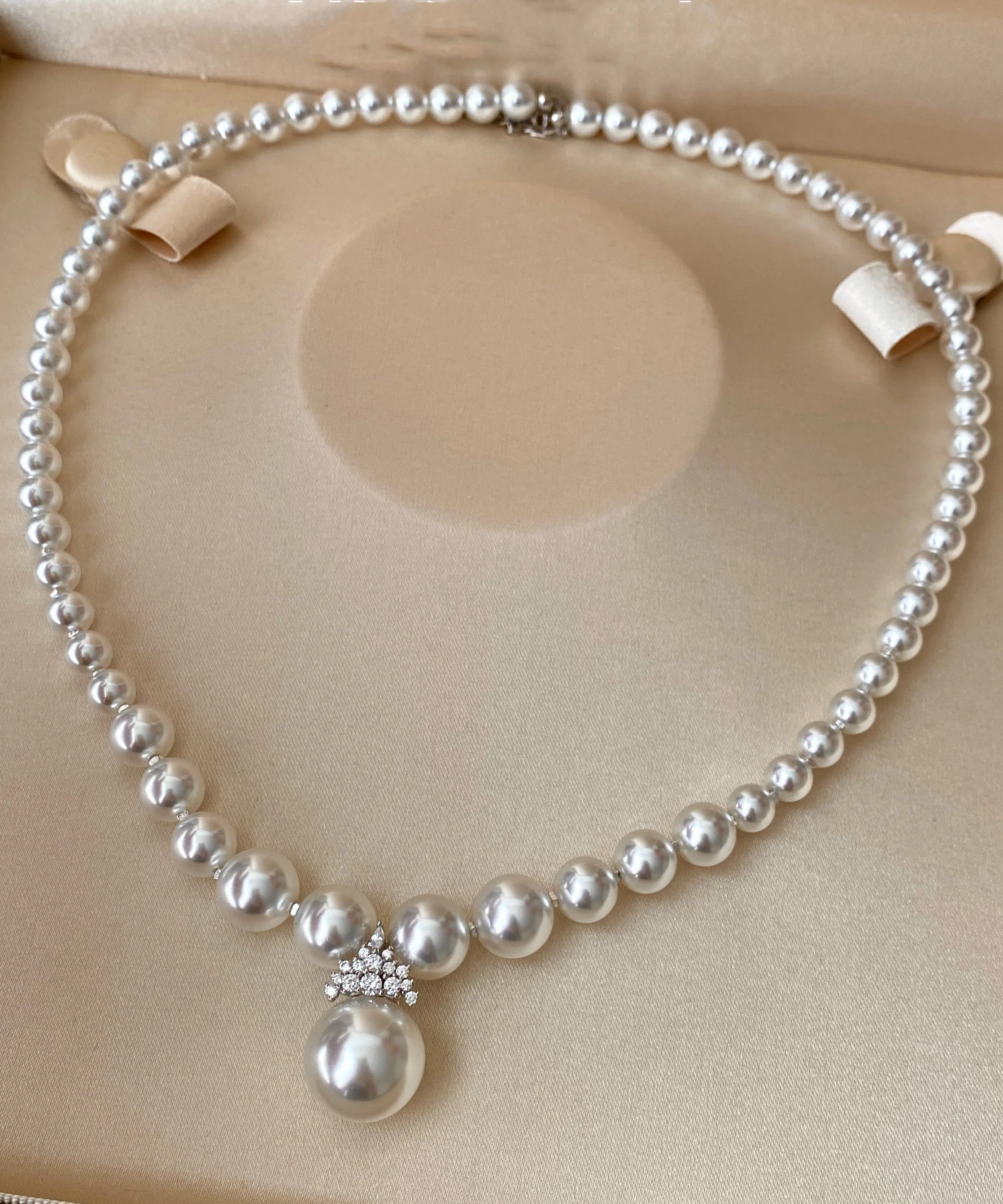 Classy White Pearl Zircon Pendant Necklace - Image 3