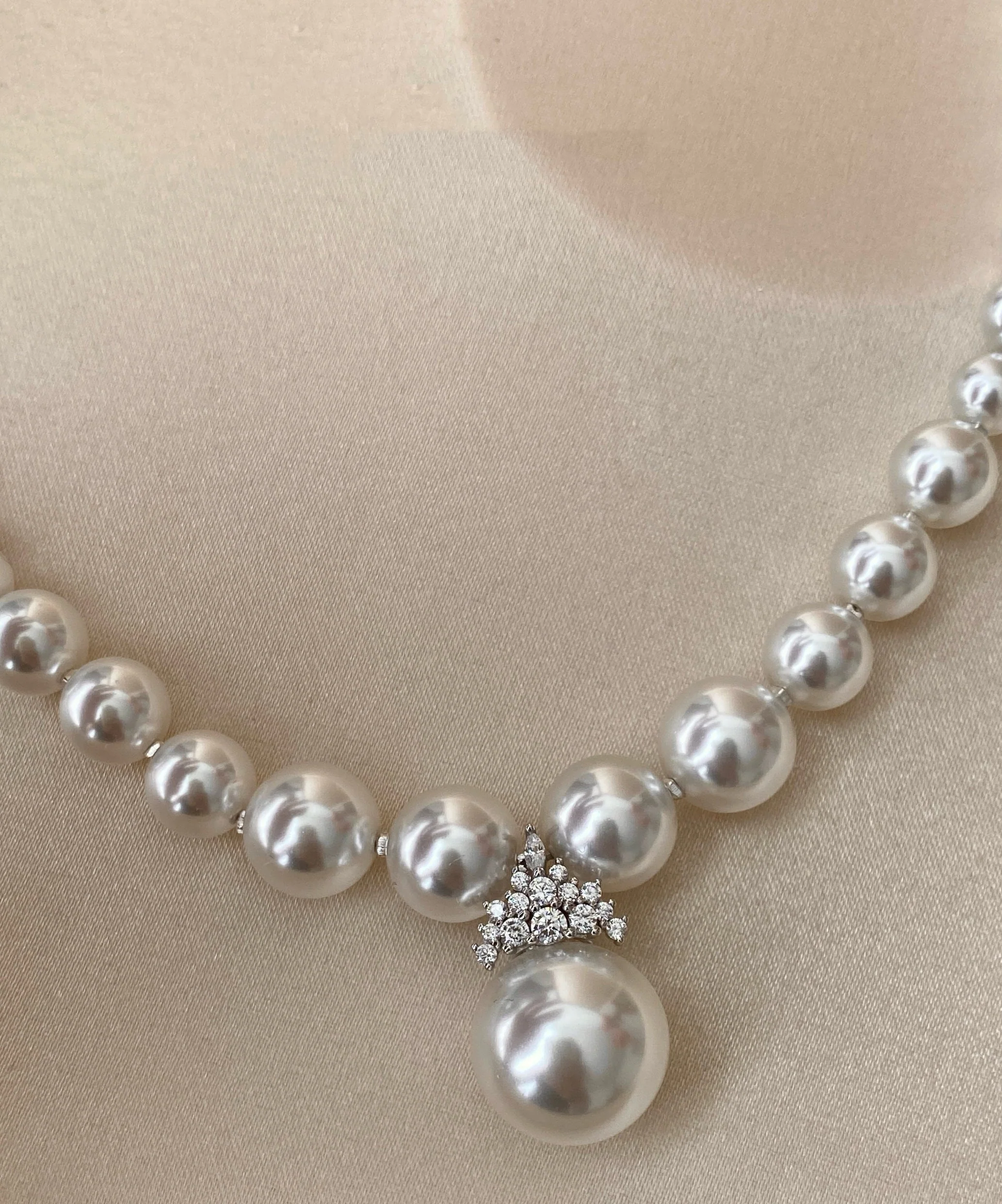Classy White Pearl Zircon Pendant Necklace - Image 5