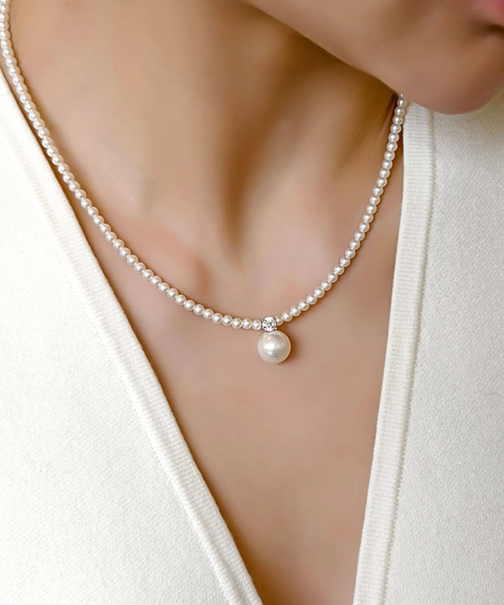 Classy White Sterling Silver Pearl Pendant Necklace - Image 3