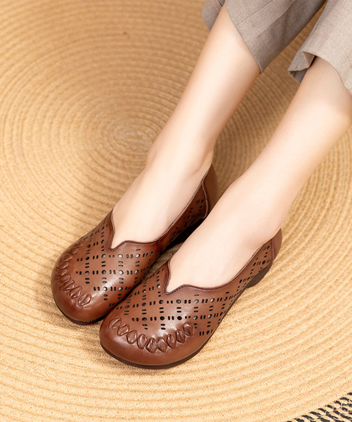 Comfortable Brown Flat Feet Shoes Hollow Out Flats - Image 2