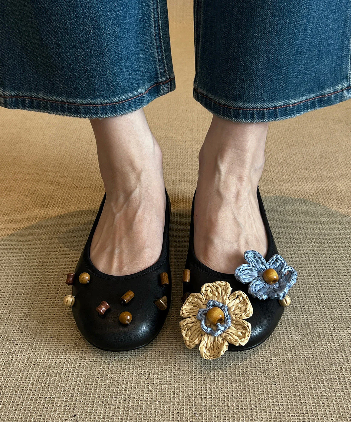 Comfortable Silvery Flat Shoes Asymmetrical Design Flower Flat Shoes For Women - Image 4