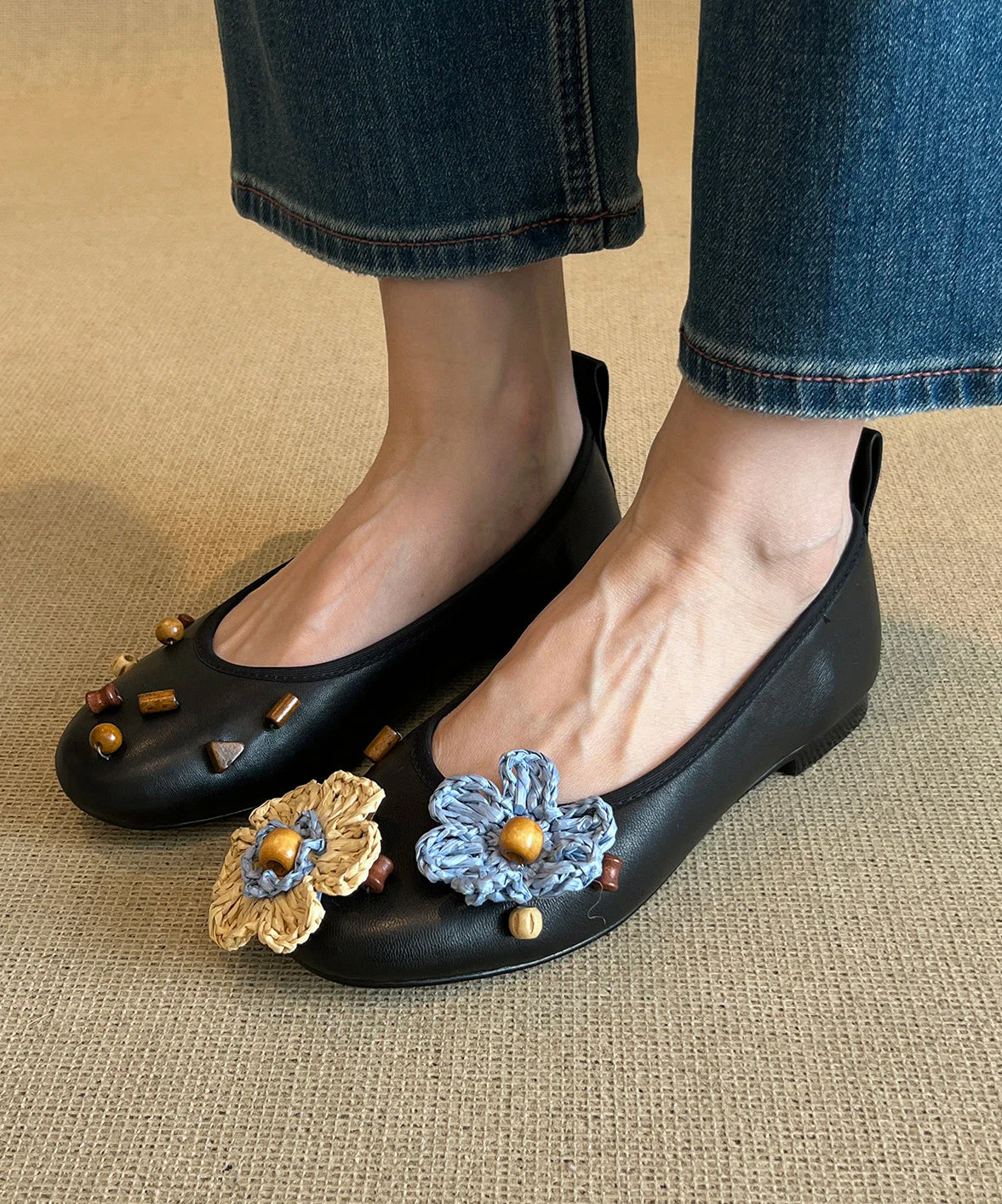 Comfortable Silvery Flat Shoes Asymmetrical Design Flower Flat Shoes For Women - Image 5