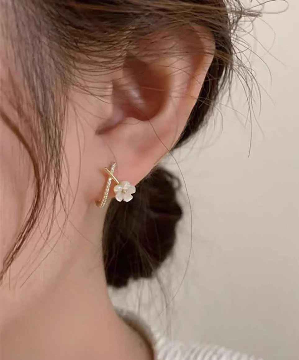 Cute White Copper Ovegild Zircon Cross Floral Stud Earrings - Image 4