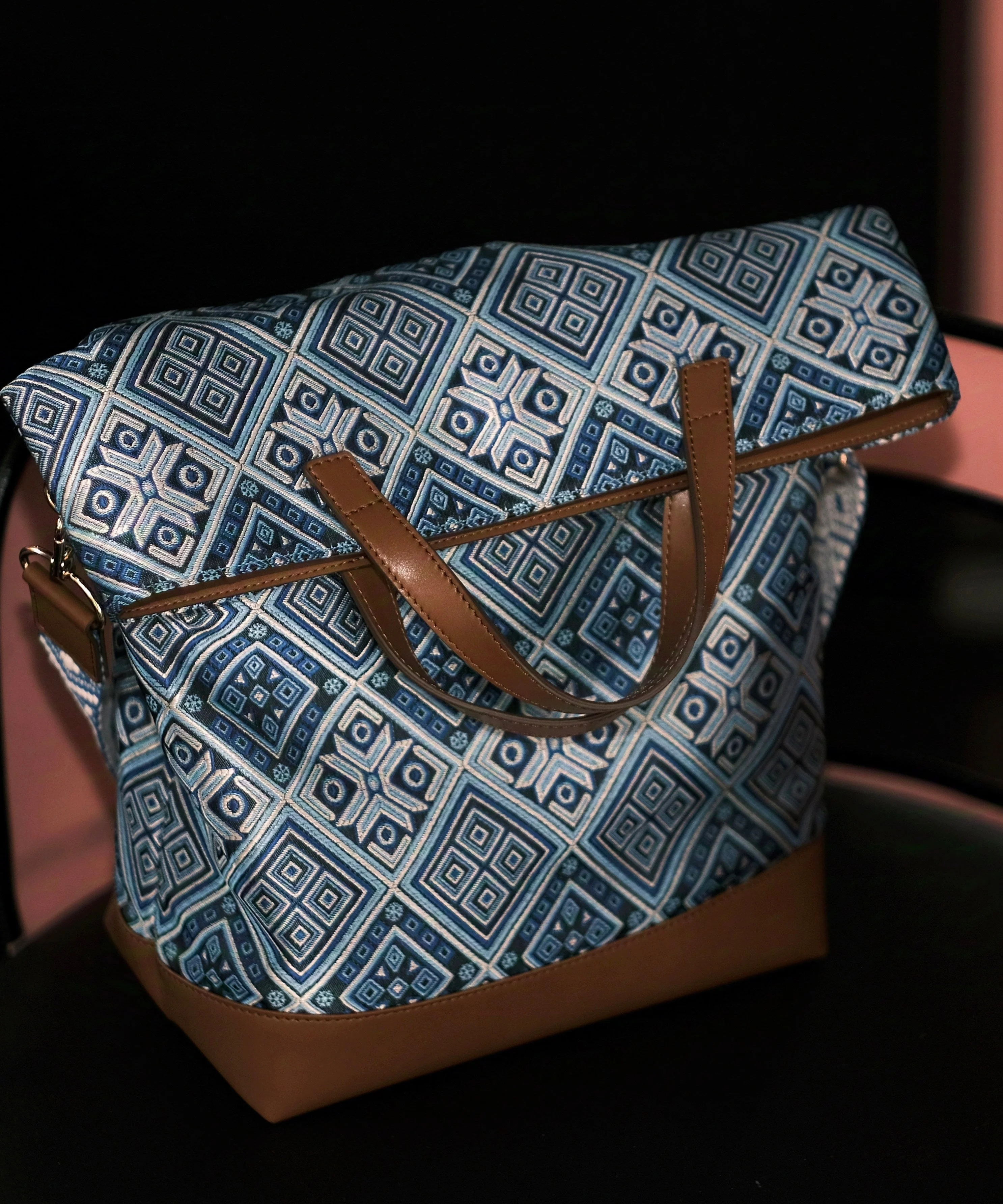 DIY Blue Jacquard Patchwork Large Capacity Faux Leather Tote Handbag - Image 4
