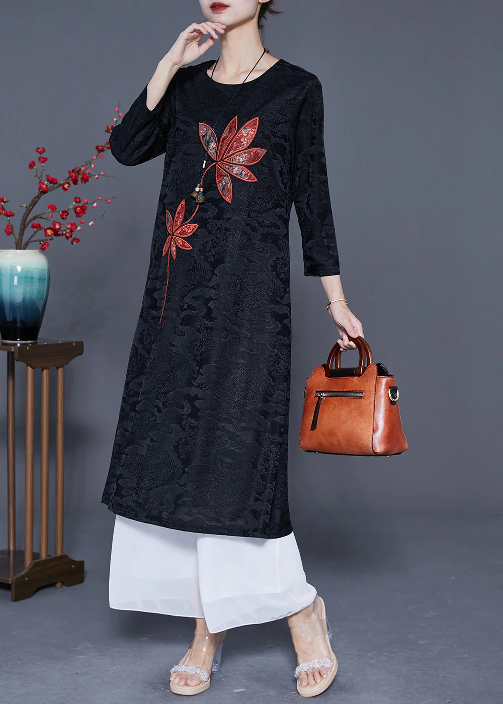 Elegant Black Embroideried Jacquard Silk Dress Bracelet Sleeve - Image 2