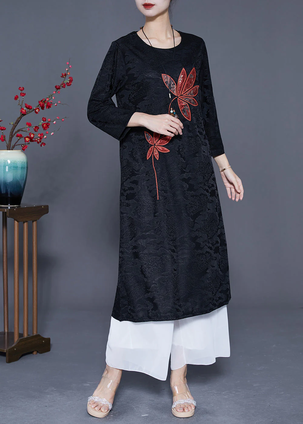 Elegant Black Embroideried Jacquard Silk Dress Bracelet Sleeve - Image 3