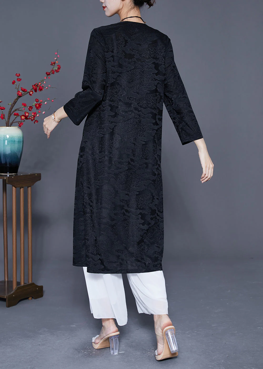 Elegant Black Embroideried Jacquard Silk Dress Bracelet Sleeve - Image 4