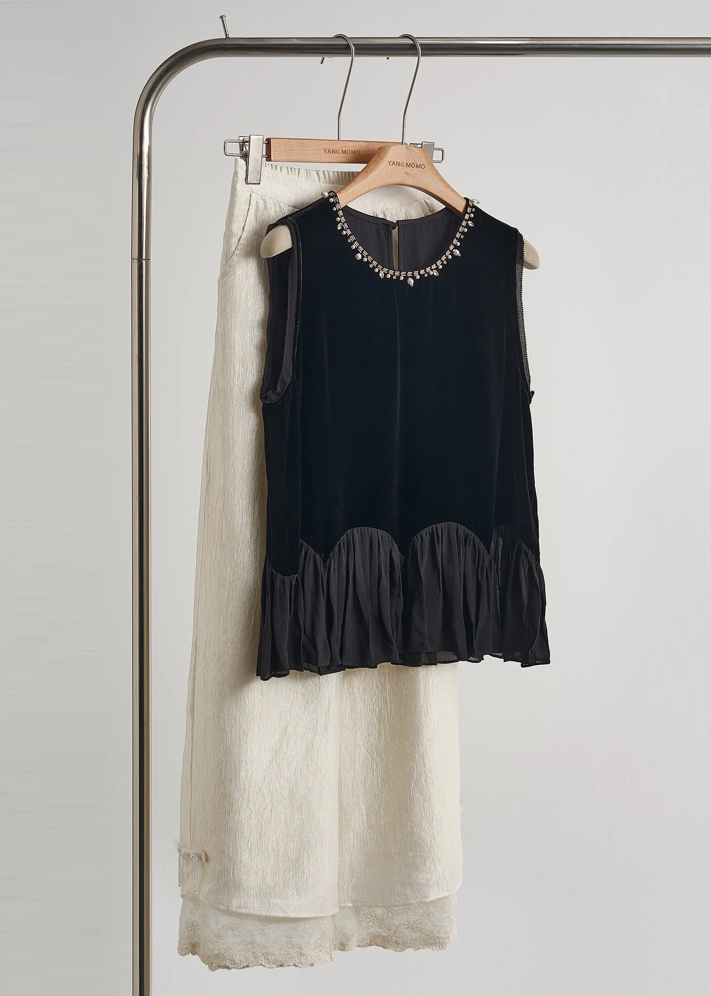 Elegant Black Nail Bead Patchwork Silk Velour Vests Fall - Image 5
