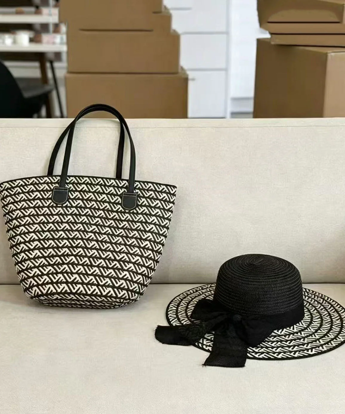 Elegant Black Striped Straw Woven Floppy Sun Hat And Shoulder Handbag Two Pieces Set - Image 3