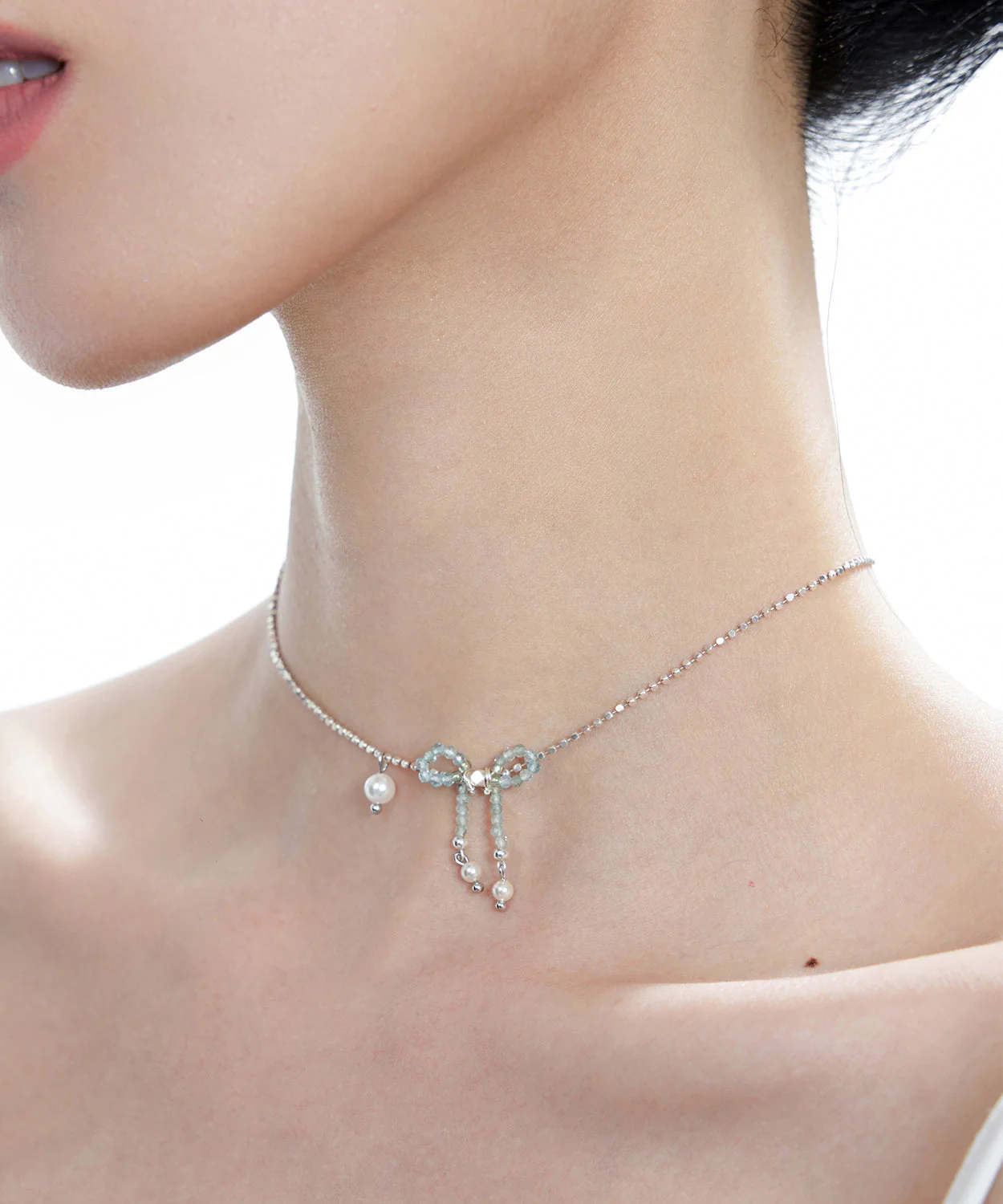 Elegant Blue Crystal Bow Pearl Silver Choker - Image 2