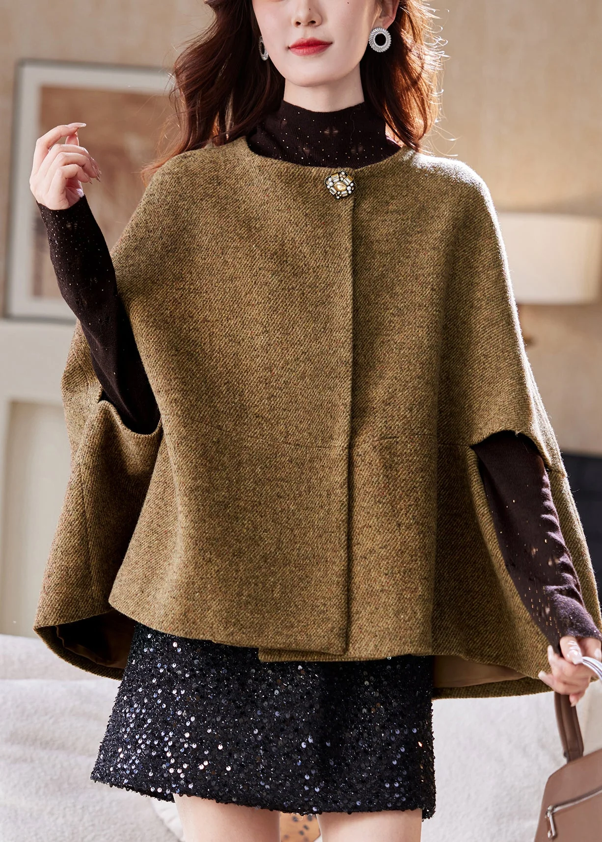 Elegant Brown O-Neck Button Woolen Coats Batwing Sleeve - Image 3