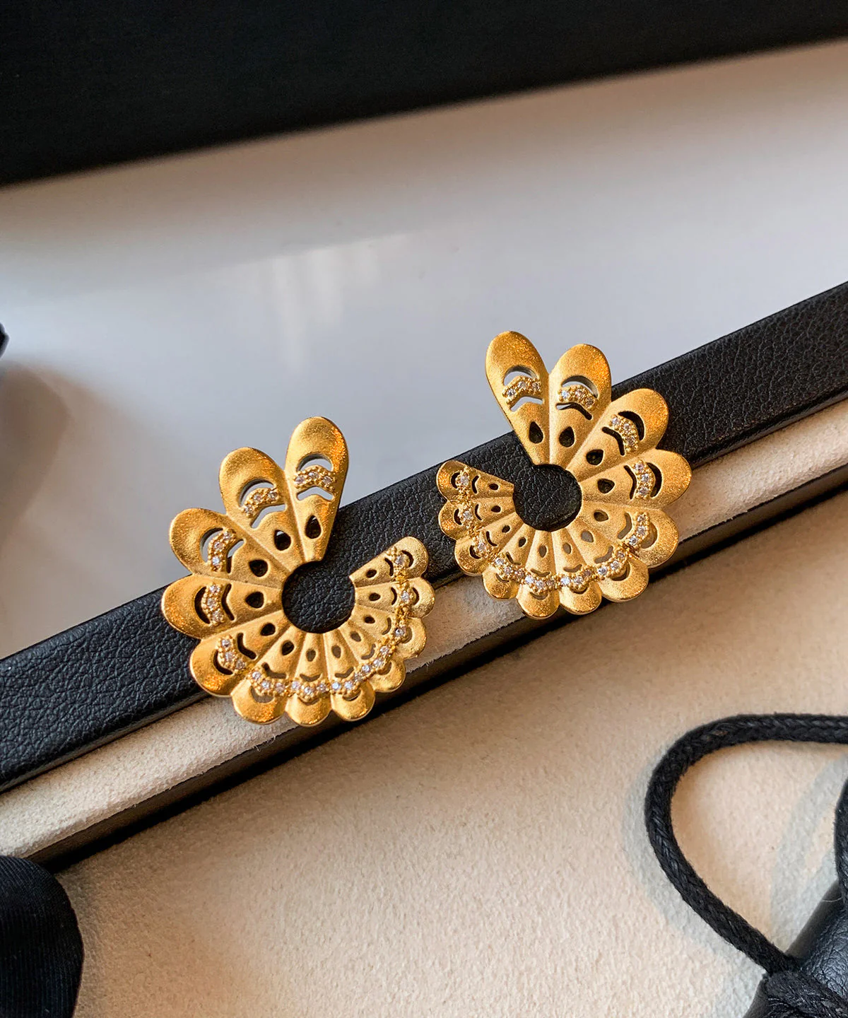 Elegant Golden Hollow Out Fan-shaped Metal Stud Earrings - Image 3