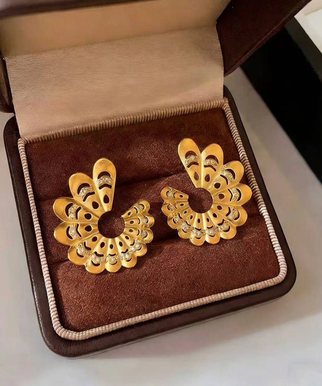 Elegant Golden Hollow Out Fan-shaped Metal Stud Earrings - Image 5