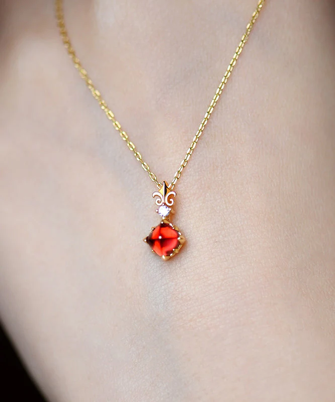Elegant Red Garnet Adjustable 14K Gold Pendant Necklace - Image 2